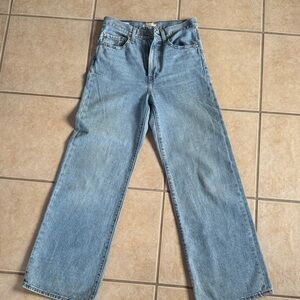 Levi size 27 worn a couple times rib cage wide leg